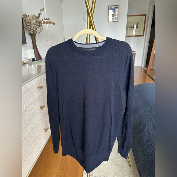 Banana Republic Unisex Navy Merino Wool Sweater - Picture 8 of 8